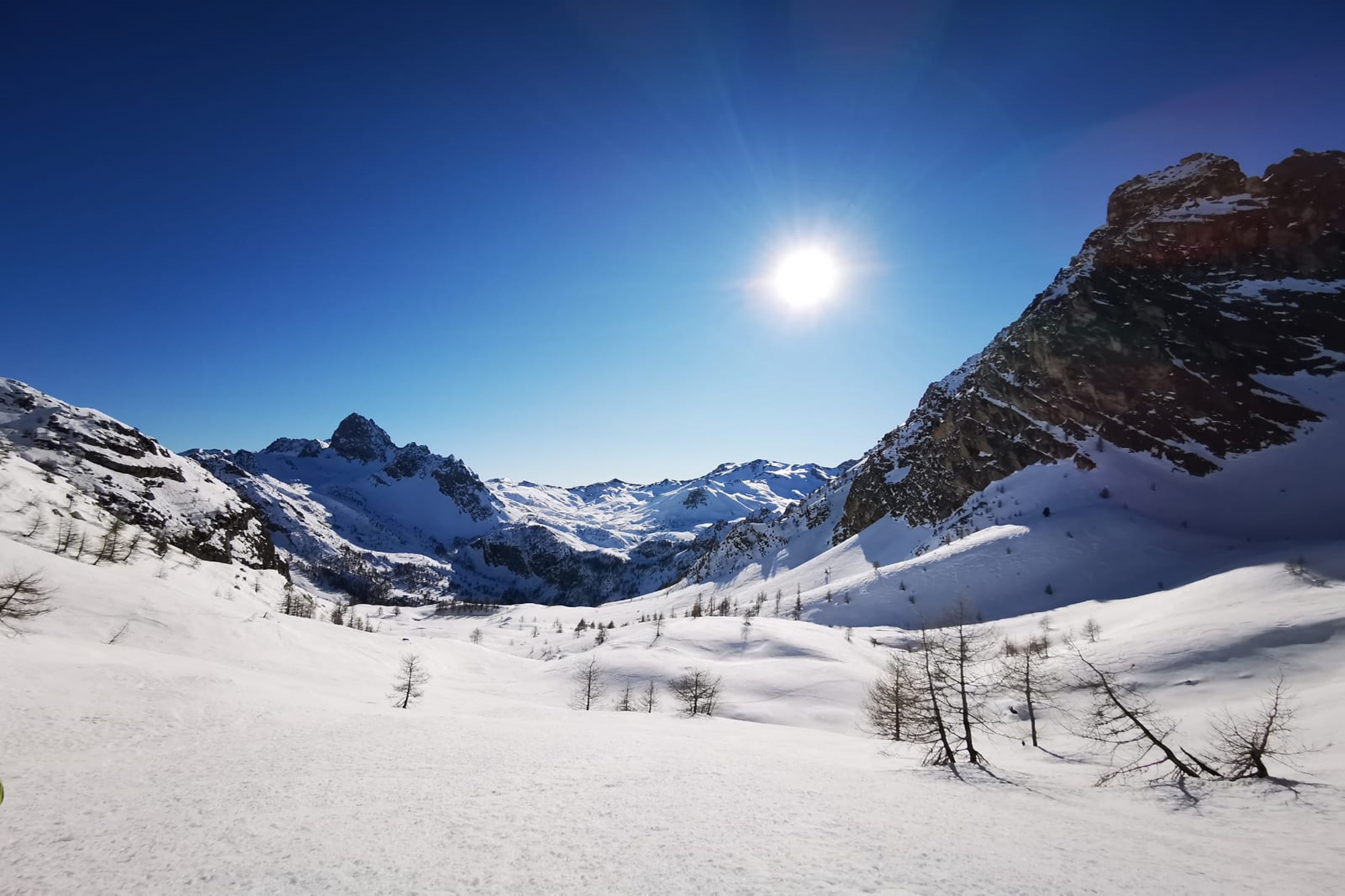 The Great Beauty of Occitan Snow – Meridiani Montagne – JANUARY 2024 No. 126