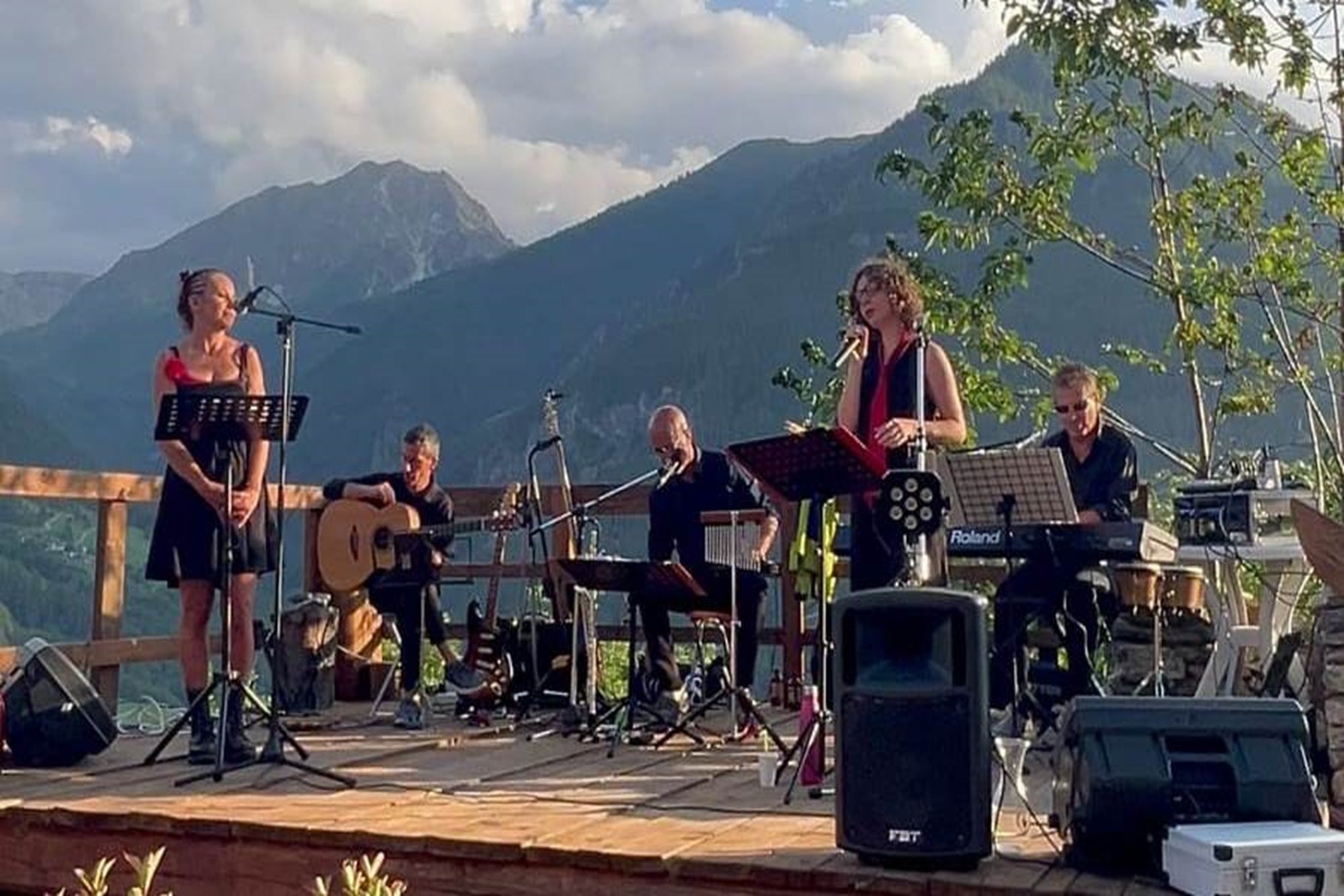 Spettacolo reading-concerto “TUTTA LA MIA VOCE…..” Spettacolo reading-concerto “TUTTA LA MIA VOCE…..”